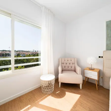 Expo - Double With Ac And Views *